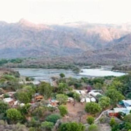 Shivika Lake Hotel Ranakpur Sadri Ngoại thất bức ảnh