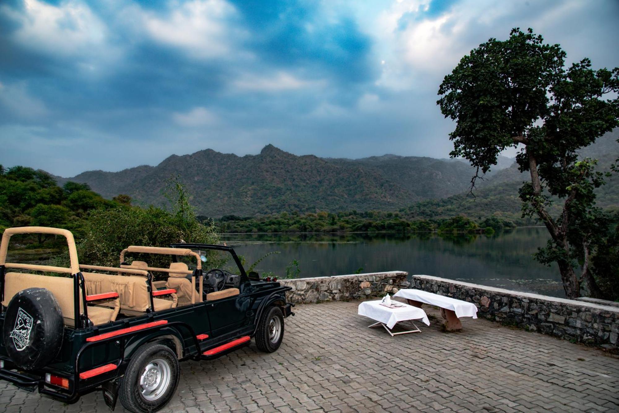 Shivika Lake Hotel Ranakpur Sadri Ngoại thất bức ảnh